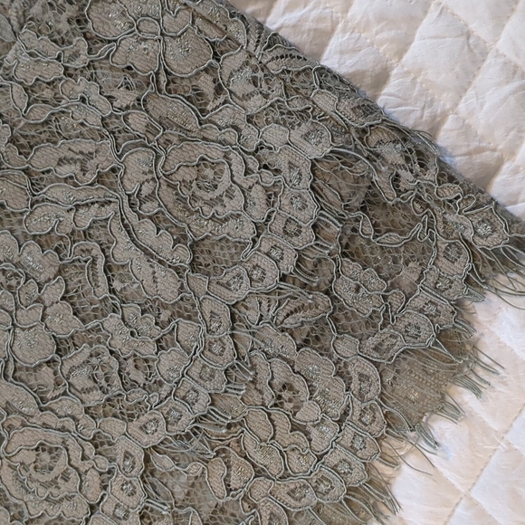 MIKAROSE Lined Lace pencil skirt - Picture 2 of 8